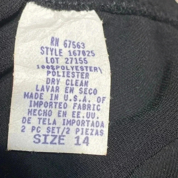 Black womans fluted hem skirt - Picture 8 of 9